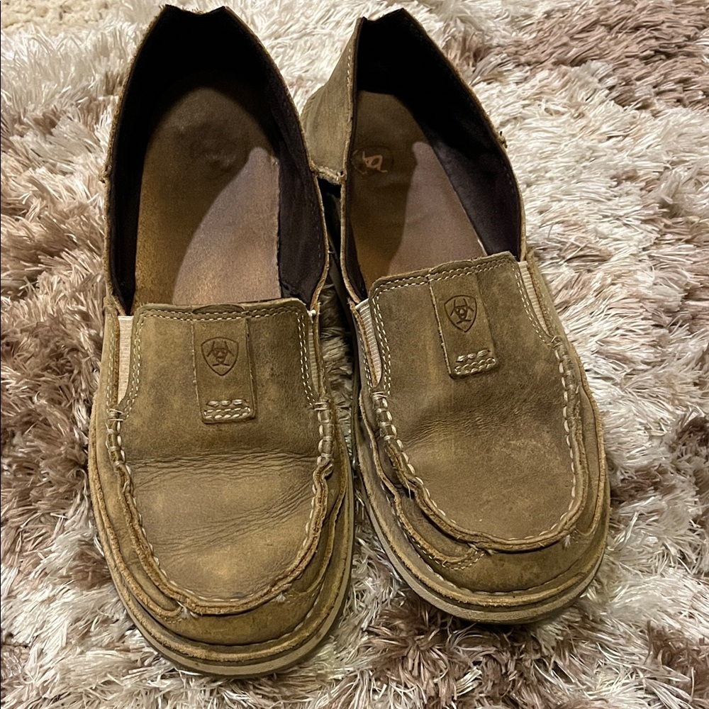 Ariat cruisers